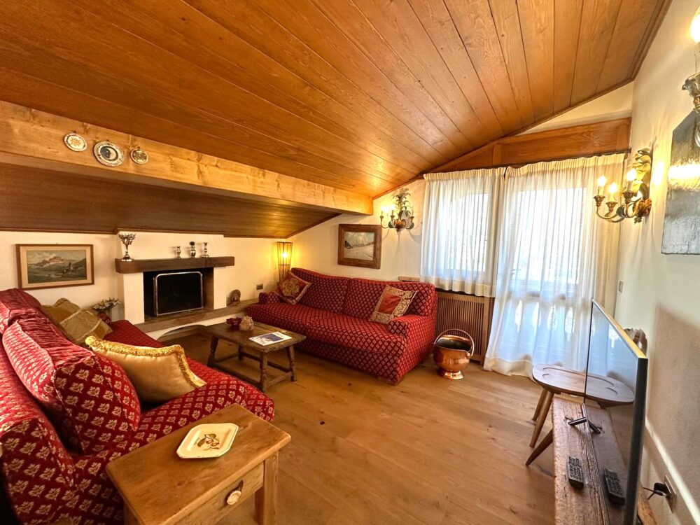 Cortina d'Ampezzo - Centro Foto Mansarda con 2 camere in Corso Italia a Cortina d’Ampezzo…
