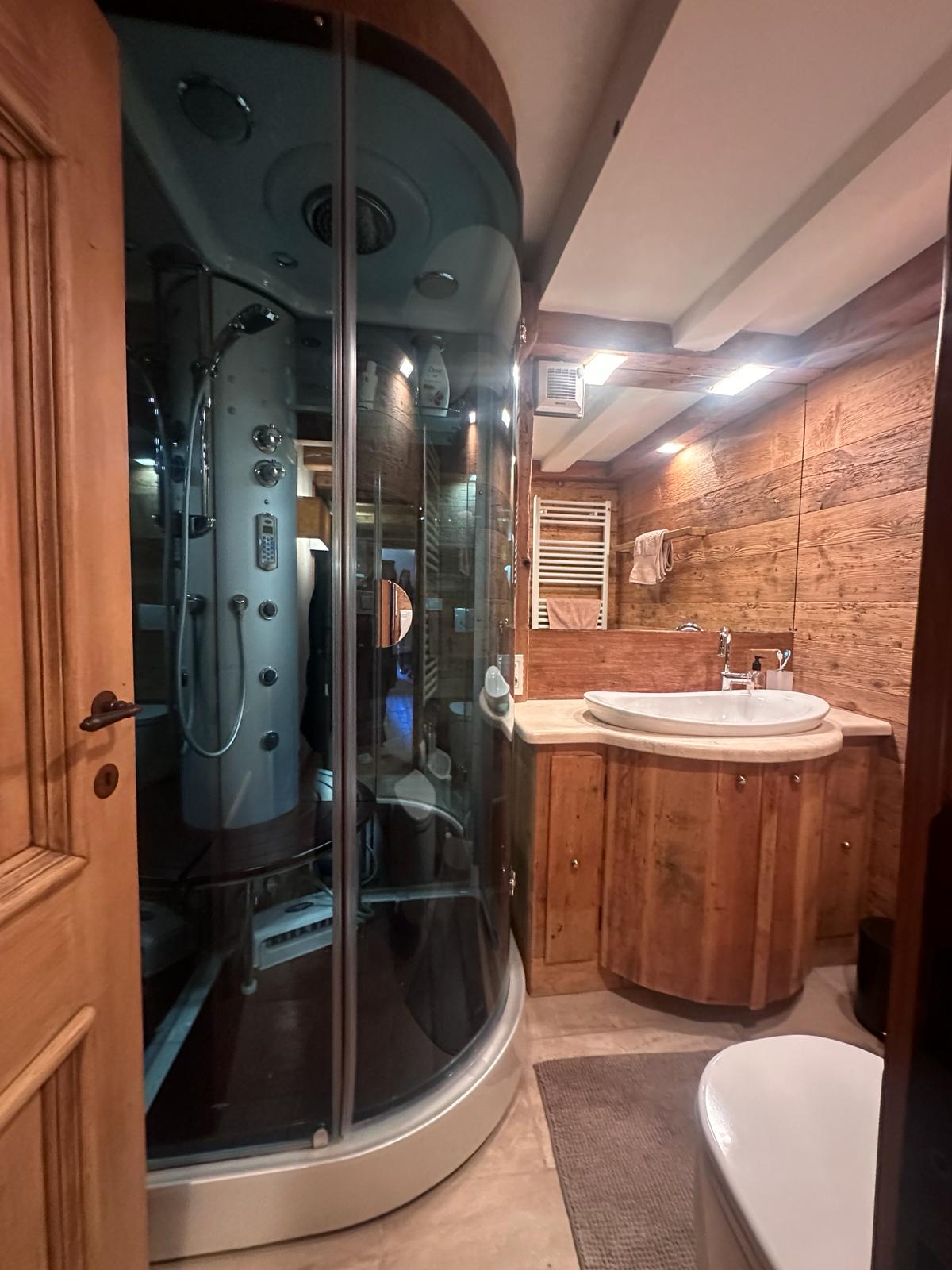 Foto 16 Affitto – Mansarda Luxury Alverà’ – 5 posti letto